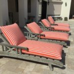 outdoor lounge chairs