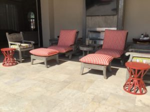 outdoor lounge chairs